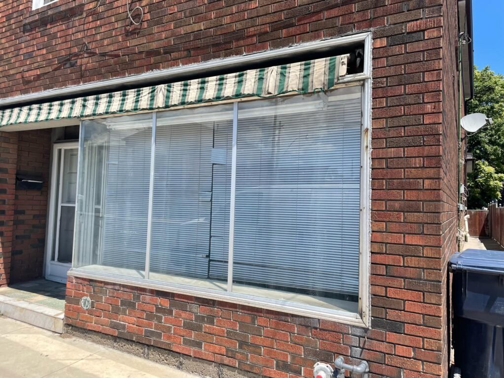 commercial storefront glass replacement